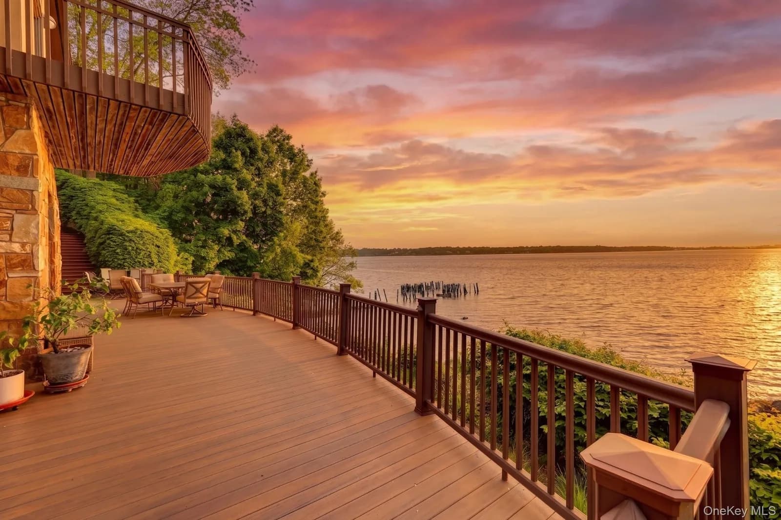 Single Family Residence in Glen Cove, NY
