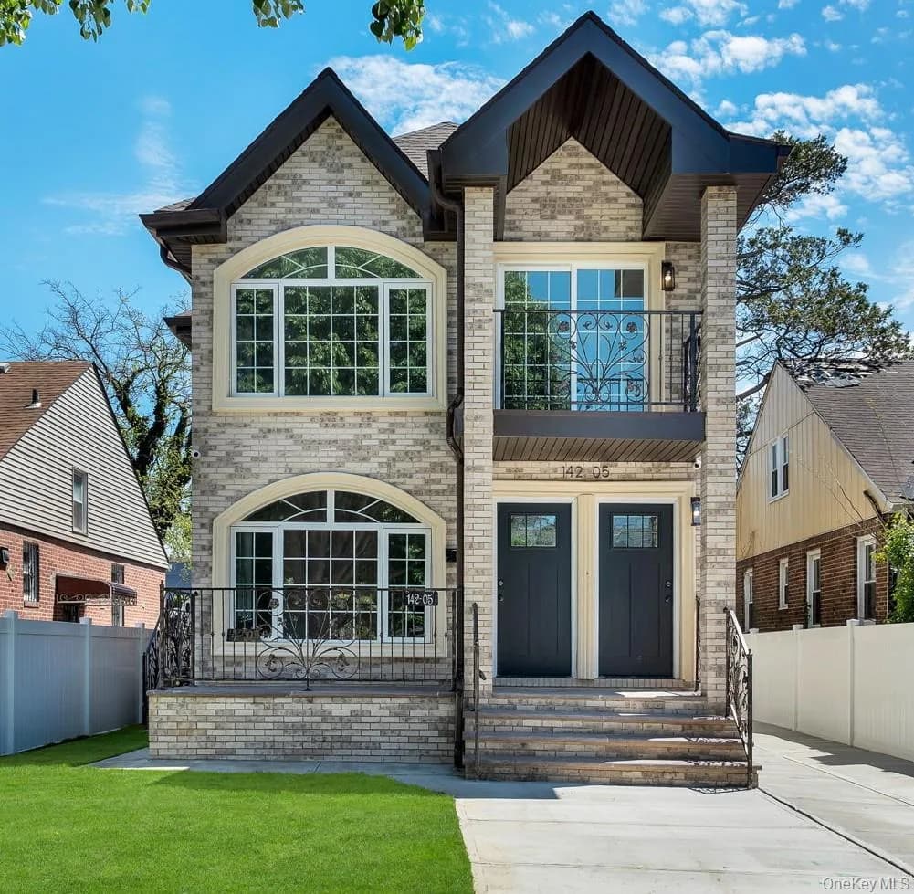 Duplex in Springfield Gardens, NY