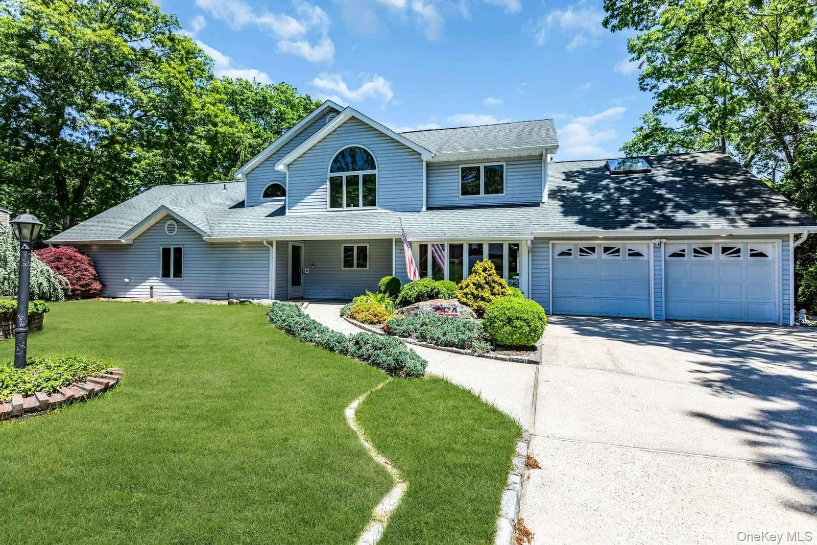 Single Family Residence in Brookhaven, NY