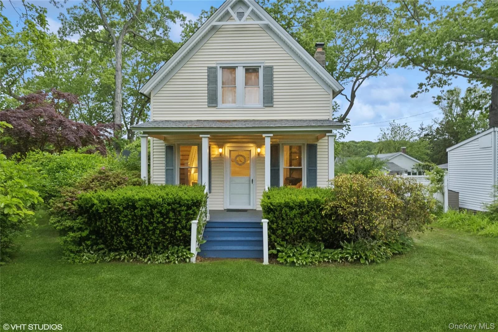 Single Family Residence in Southold, NY