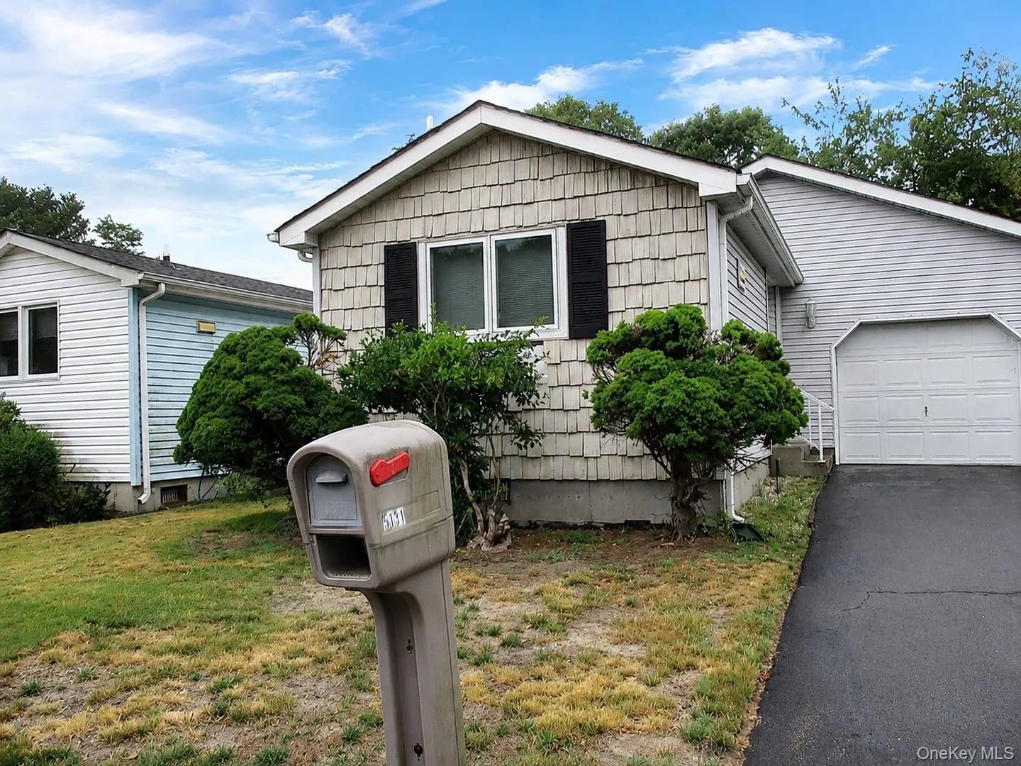 Single Family Residence in Brookhaven, NY