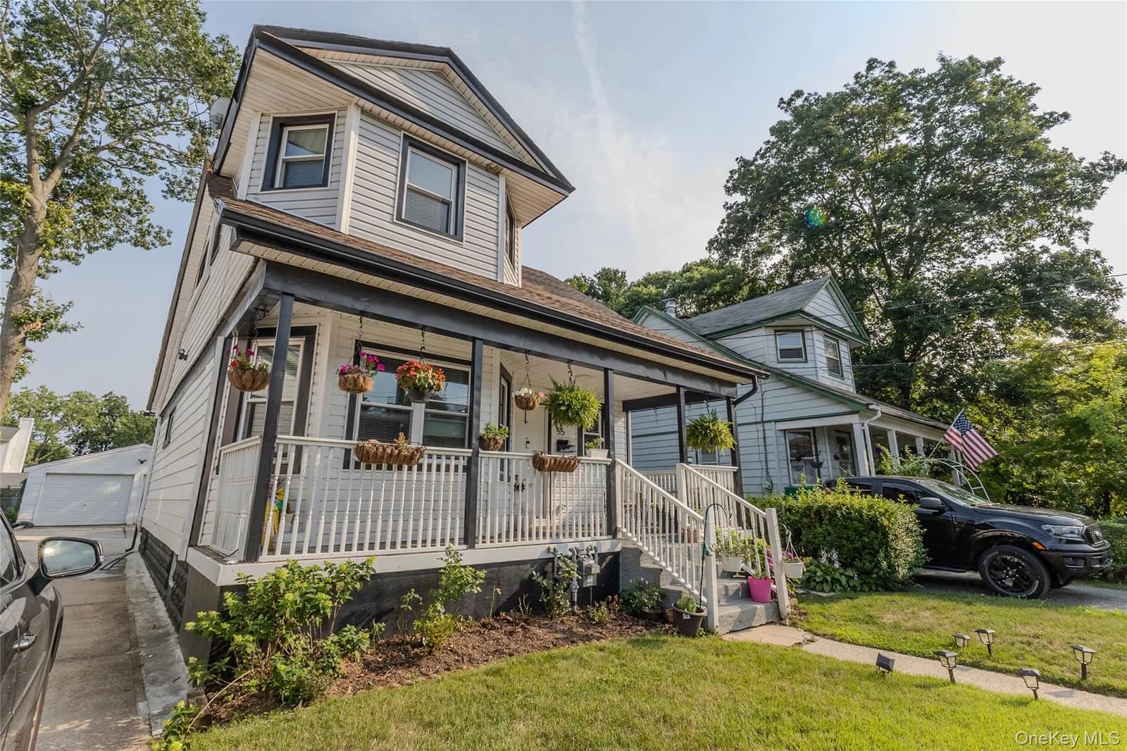 Single Family Residence in Hempstead, NY