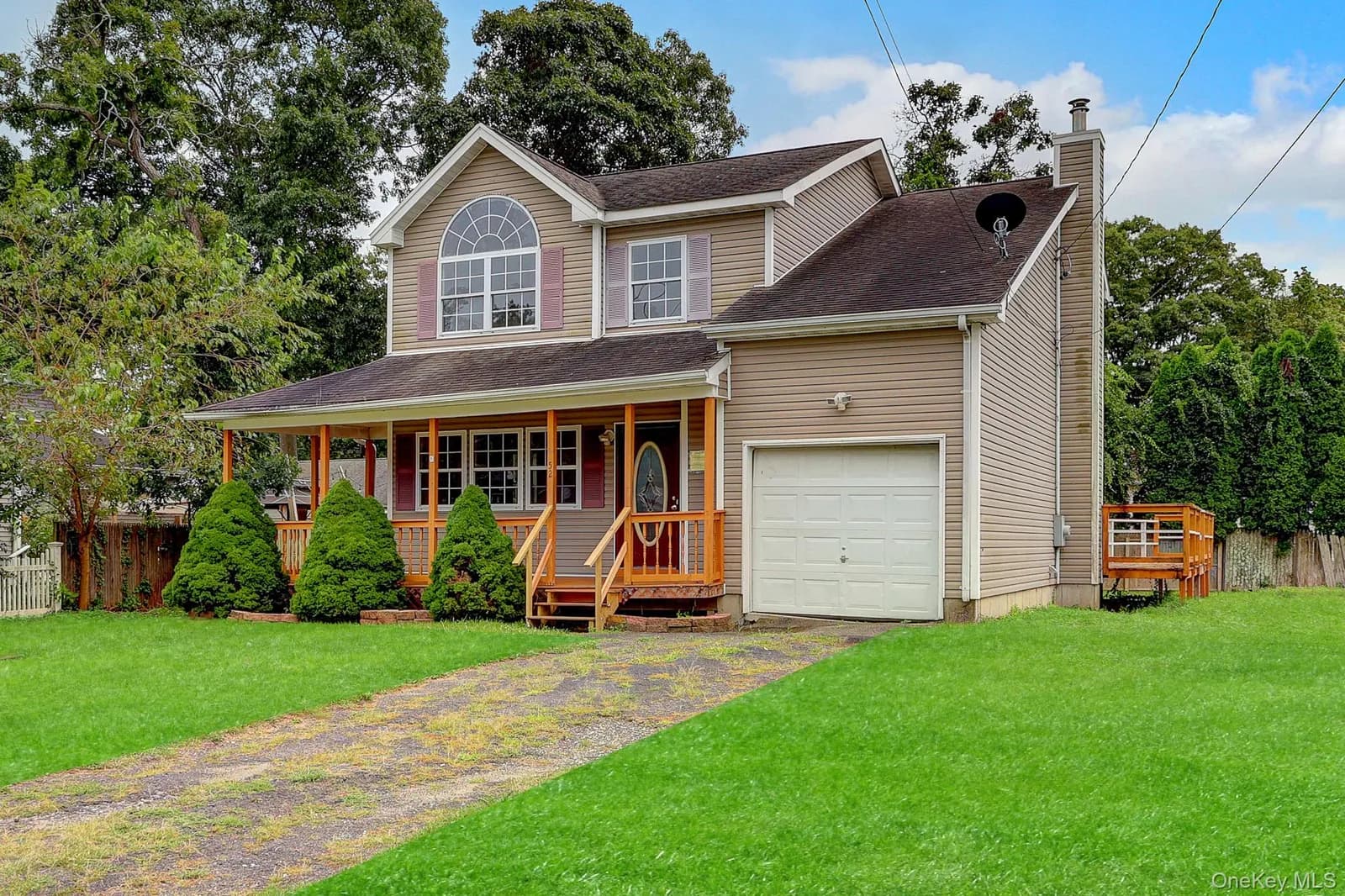 Single Family Residence in Brookhaven, NY