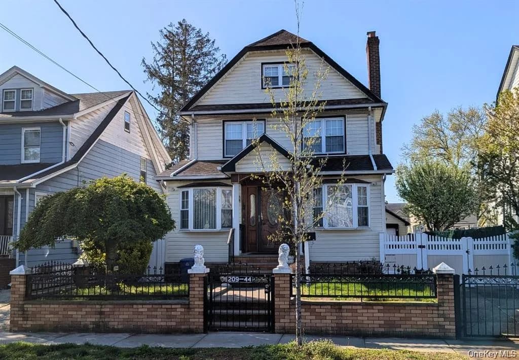 Single Family Residence in Queens Village, NY