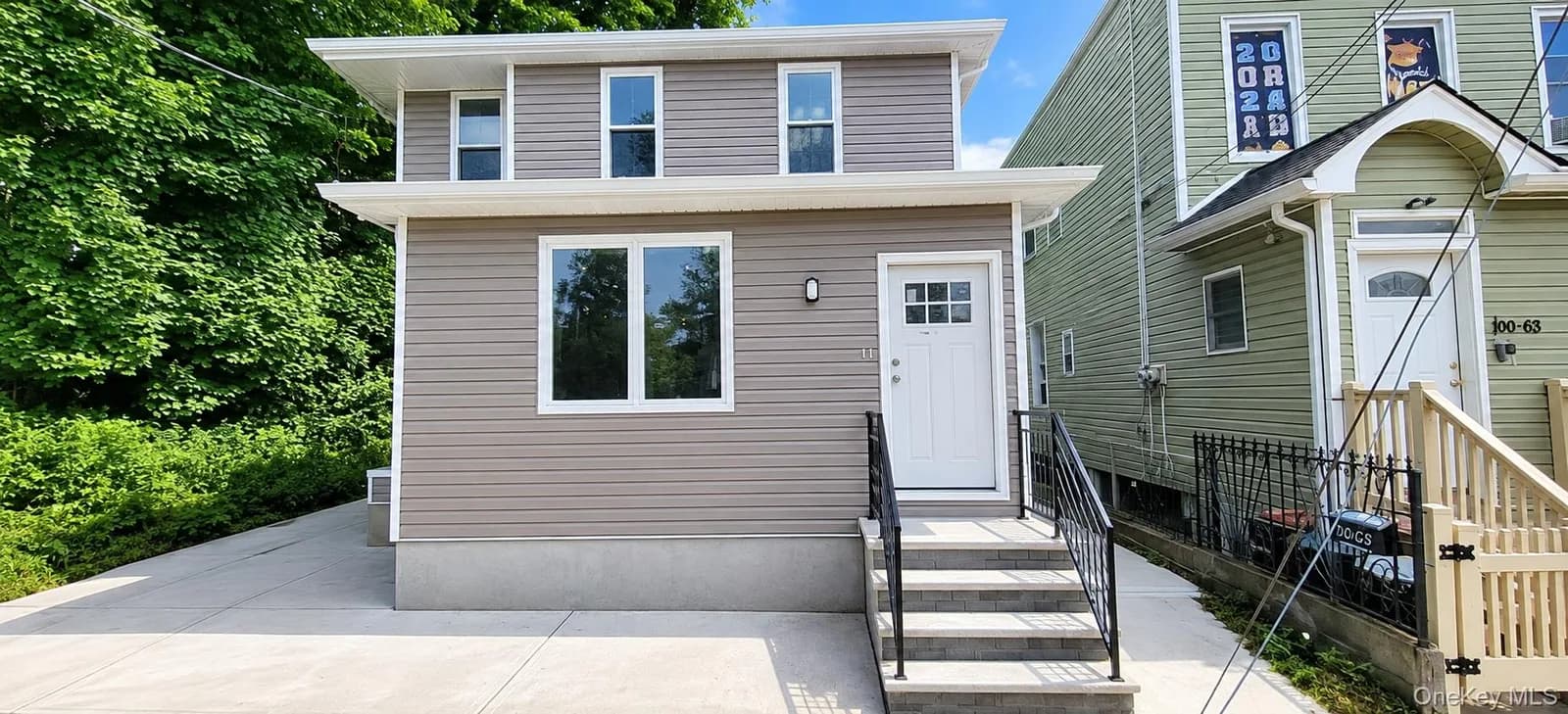 Duplex in Richmond Hill, NY