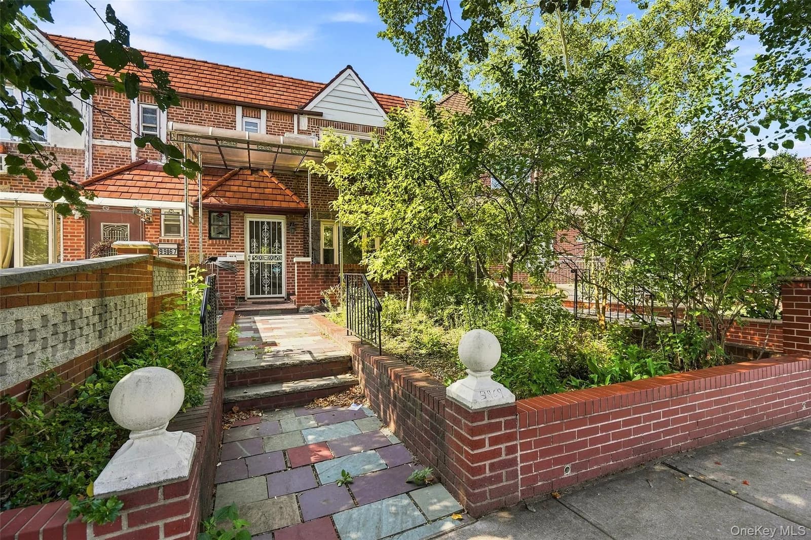 Single Family Residence in New York, NY
