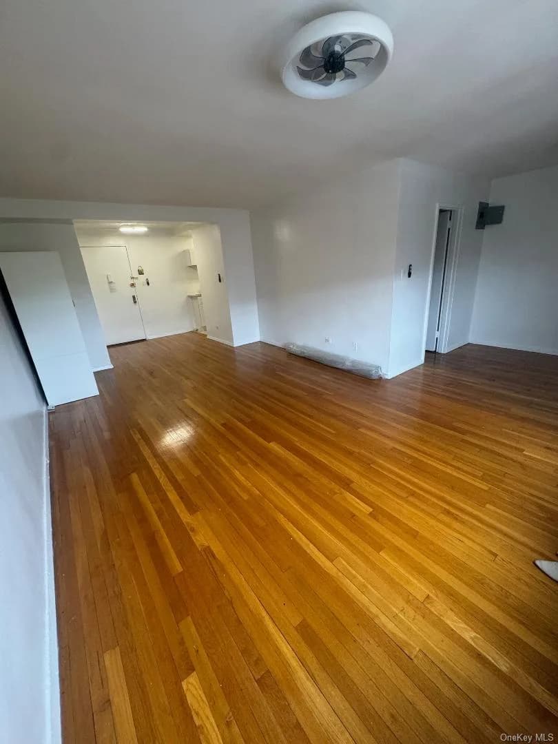 Apartment in Howard Beach, NY