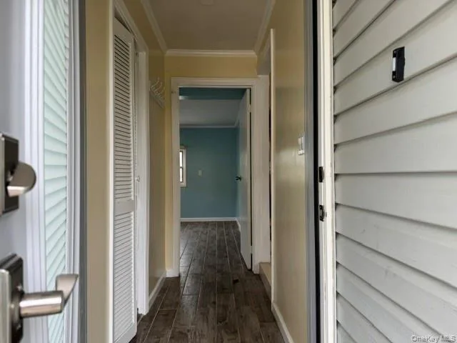 Single Family Residence in Hempstead, NY