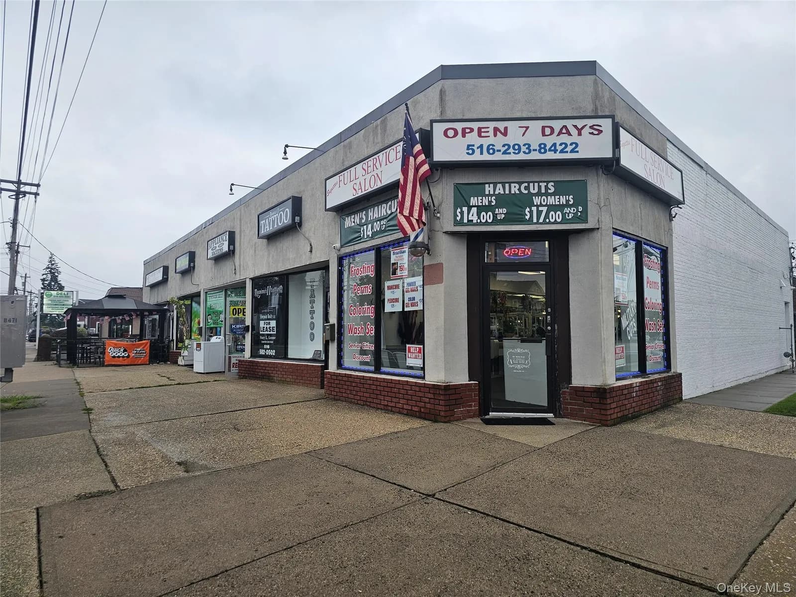 Retail in Oyster Bay, NY
